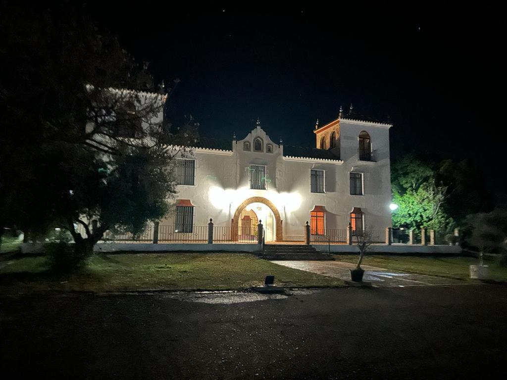 Вилла Cortijo La Amazona Севилья Экстерьер фото